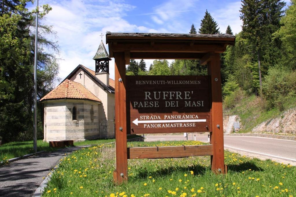 Garni Biancaneve Ruffre-Mendola Luaran gambar